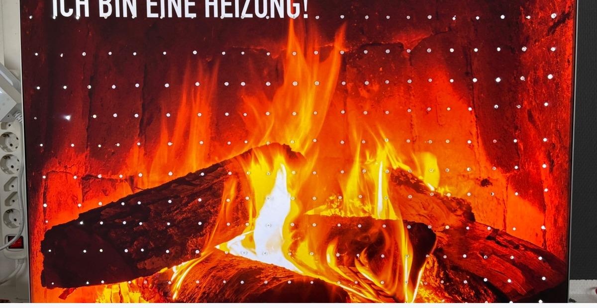 Internes PURE-LIQUID-HEAT-Designpanel mit LED- und Perforationsfläche